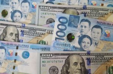 Peso weakens vs dollar on inflation bets