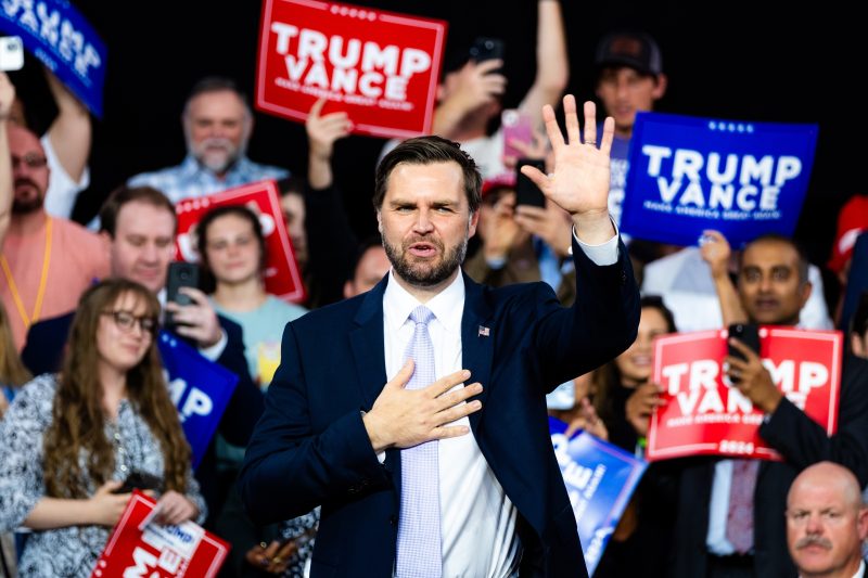  JD Vance, in 2020 messages, said Trump ‘thoroughly failed to deliver’