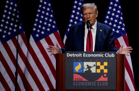 Harris, Democrats seize on Trump comments insulting Detroit