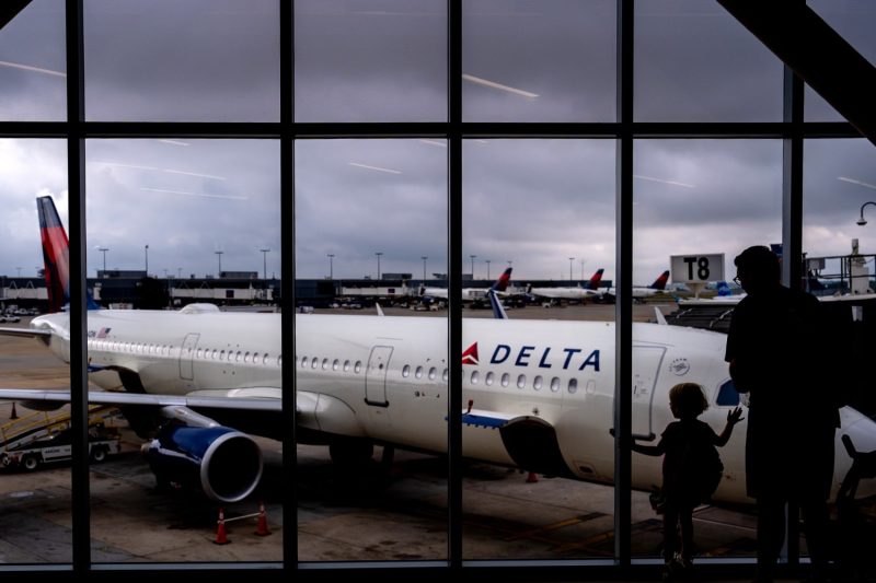  CrowdStrike moves to dismiss Delta Air Lines suit, citing contract terms