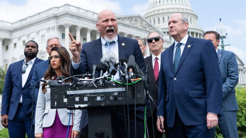  House Freedom Caucus to draw battle lines on reconciliation fight after presenting plan to Trump