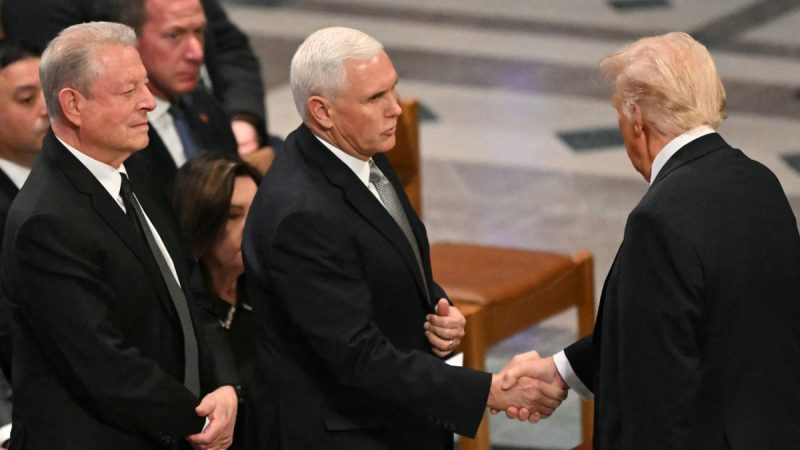  Trump, Pence shake hands at Carter funeral in first public meeting since leaving office