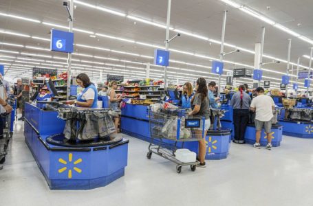 Walmart is getting a bump from a surprising cohort: Wealthier shoppers