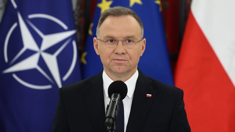  Poland calls on US to place nukes within its borders amid Russia threat