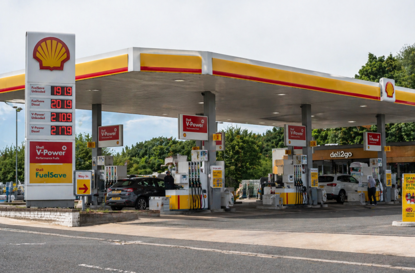  BP and Shell shares lead the FTSE 100 Index as crude oil prices jump: what next?