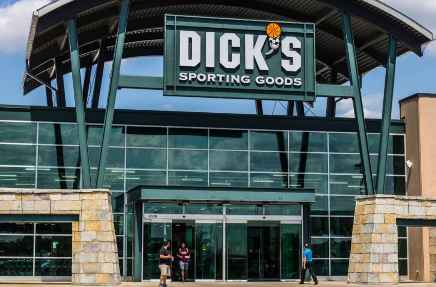  Wells Fargo sends strong signal on Dick’s Sporting Goods