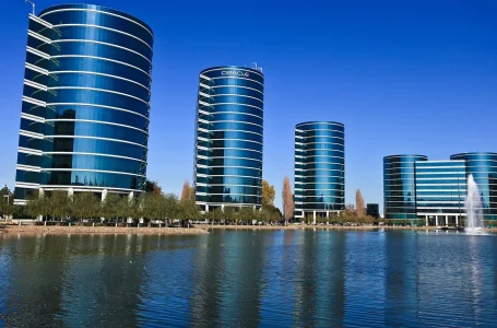 Oracle ORCL stock prediction: $245 bull case vs $95 bear…